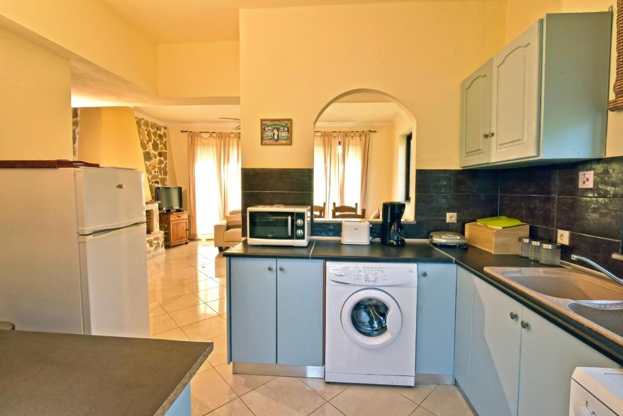 Villa Olive Farm Agia Marina Esterno foto