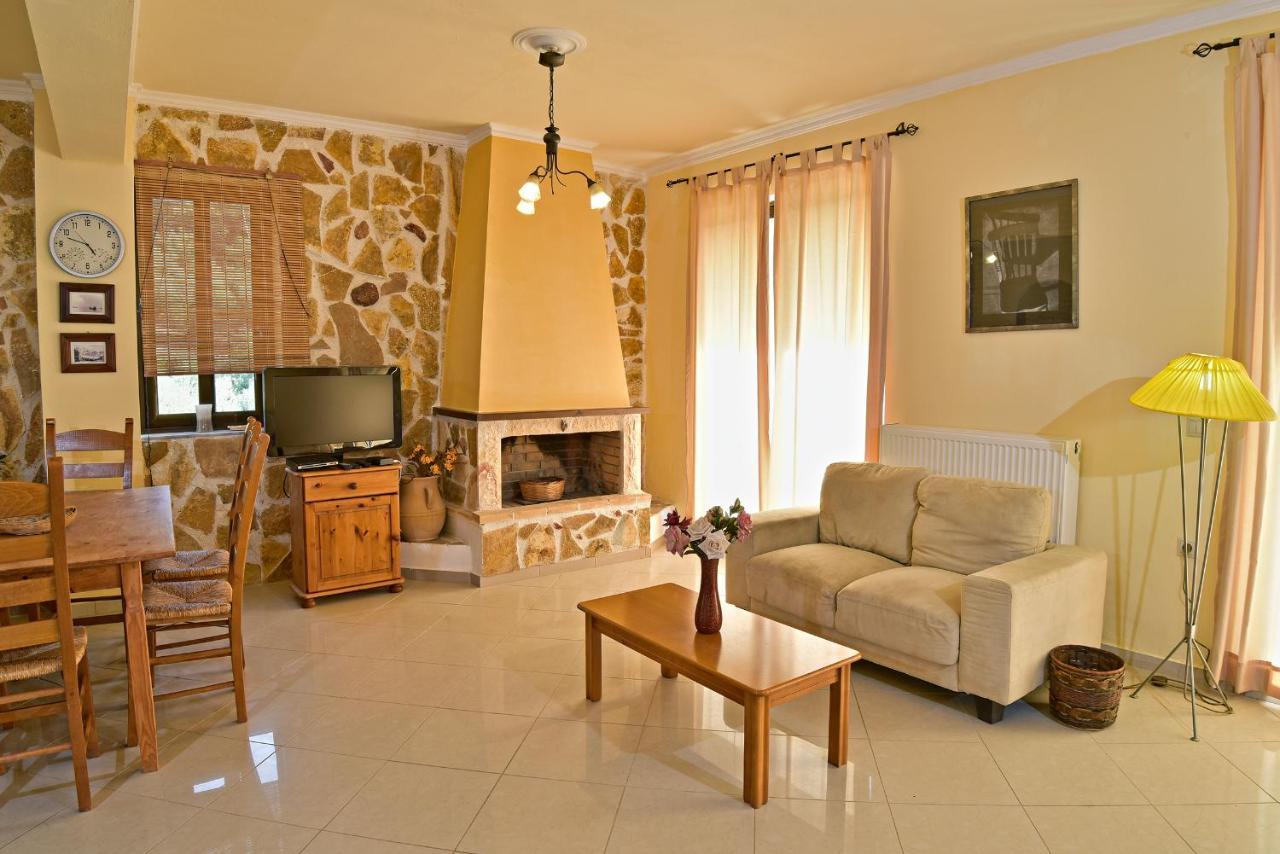 Villa Olive Farm Agia Marina Esterno foto